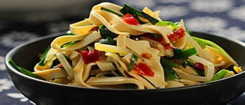 缠丝鸡饼的做法