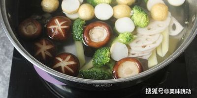 泰山野菜窝头的做法